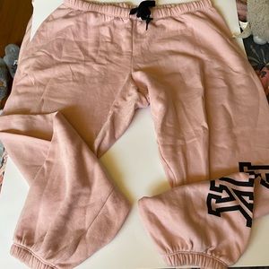 PINK: Sweatpants